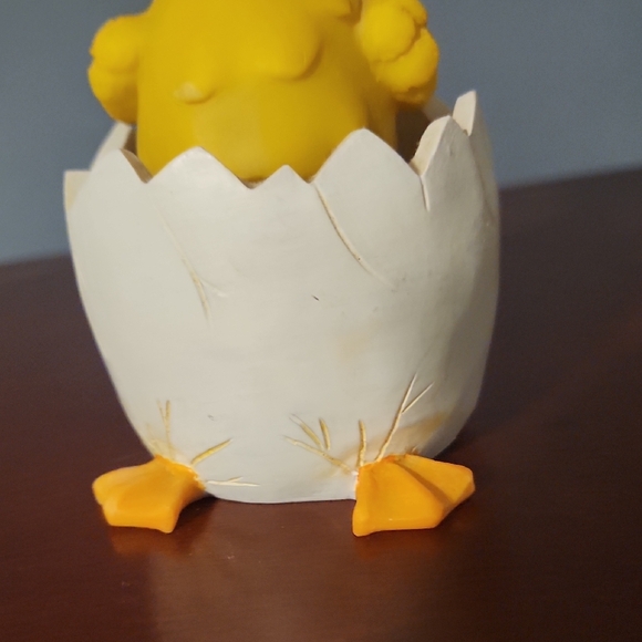 Bobble Head Yellow Duckling Figurine in Eggshell - Picture 5 of 7